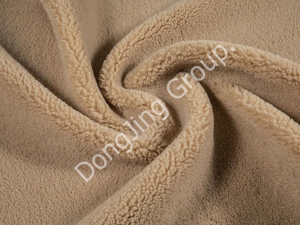 9T1938-Bulu Kambing Unta Bintang Beige faux fur fabric