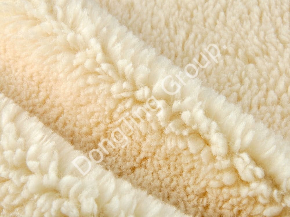 DP0605-Hong Mi Rambut Iceland Putih faux fur fabric